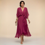Monica – nesenstanti elegancija ir V formos iškirptė