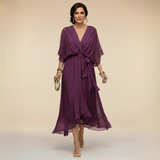 Monica – nesenstanti elegancija ir V formos iškirptė