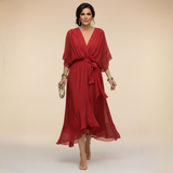 Monica – nesenstanti elegancija ir V formos iškirptė